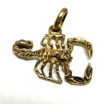 14ct gold scorpion pendant weight 2g