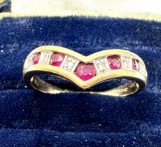 9ct gold ruby & diamond wishbone eternity ring (2.2g)