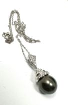 9ct white gold diamond & peacock pearl pendant necklace (3.2g)