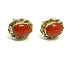 18ct gold coral earrings weight 2.5g