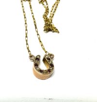 9ct gold antique split pearl & ruby horseshoe pendant necklace (2.2g)