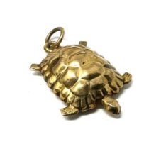 9ct gold vintage turtle charm (0.9g)