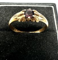 9ct gold garnet ring weight 2.5g