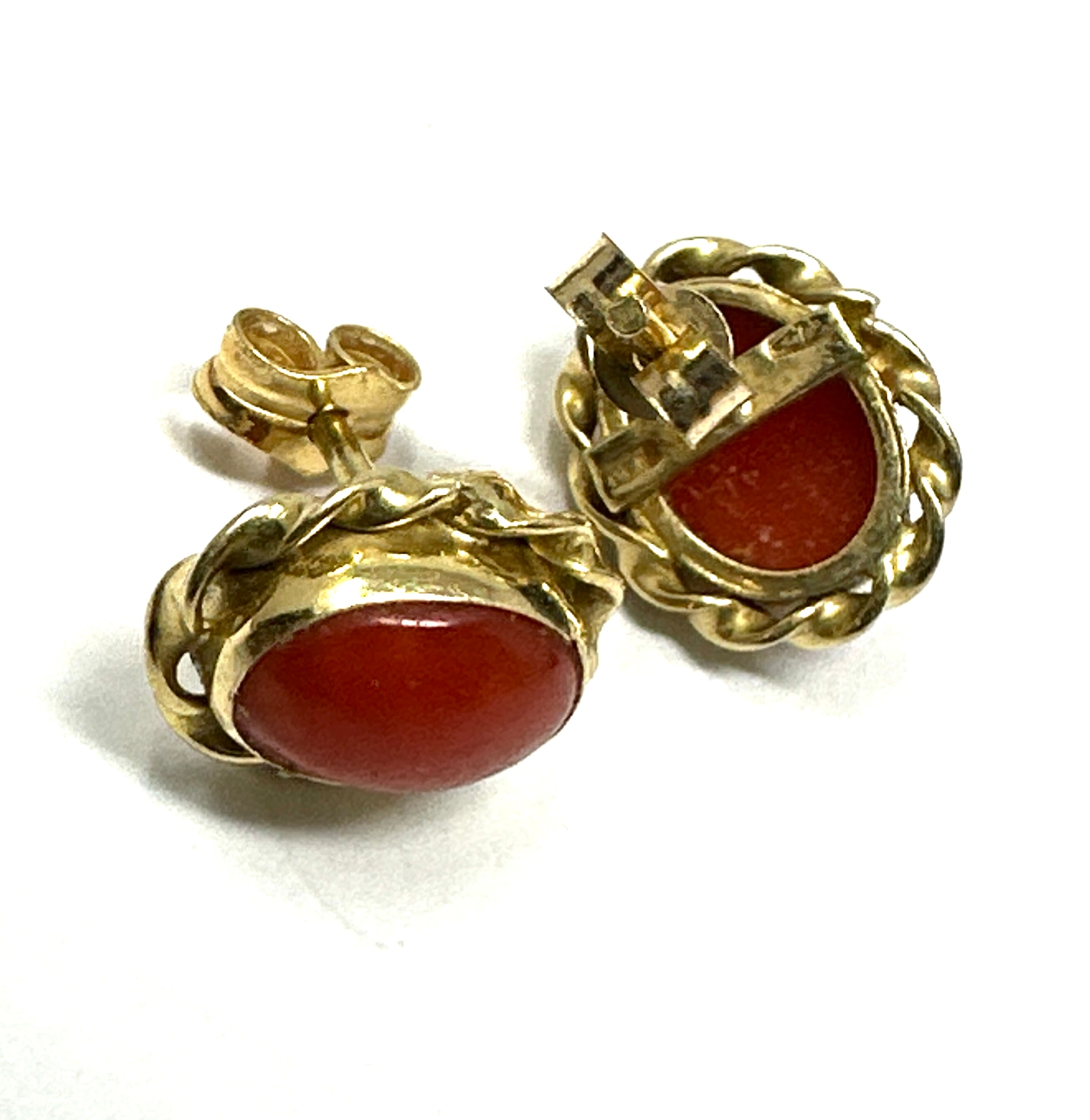 18ct gold coral earrings weight 2.5g - Image 3 of 3