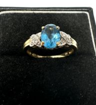 9ct gold Topaz & diamond ring weight 2.2g