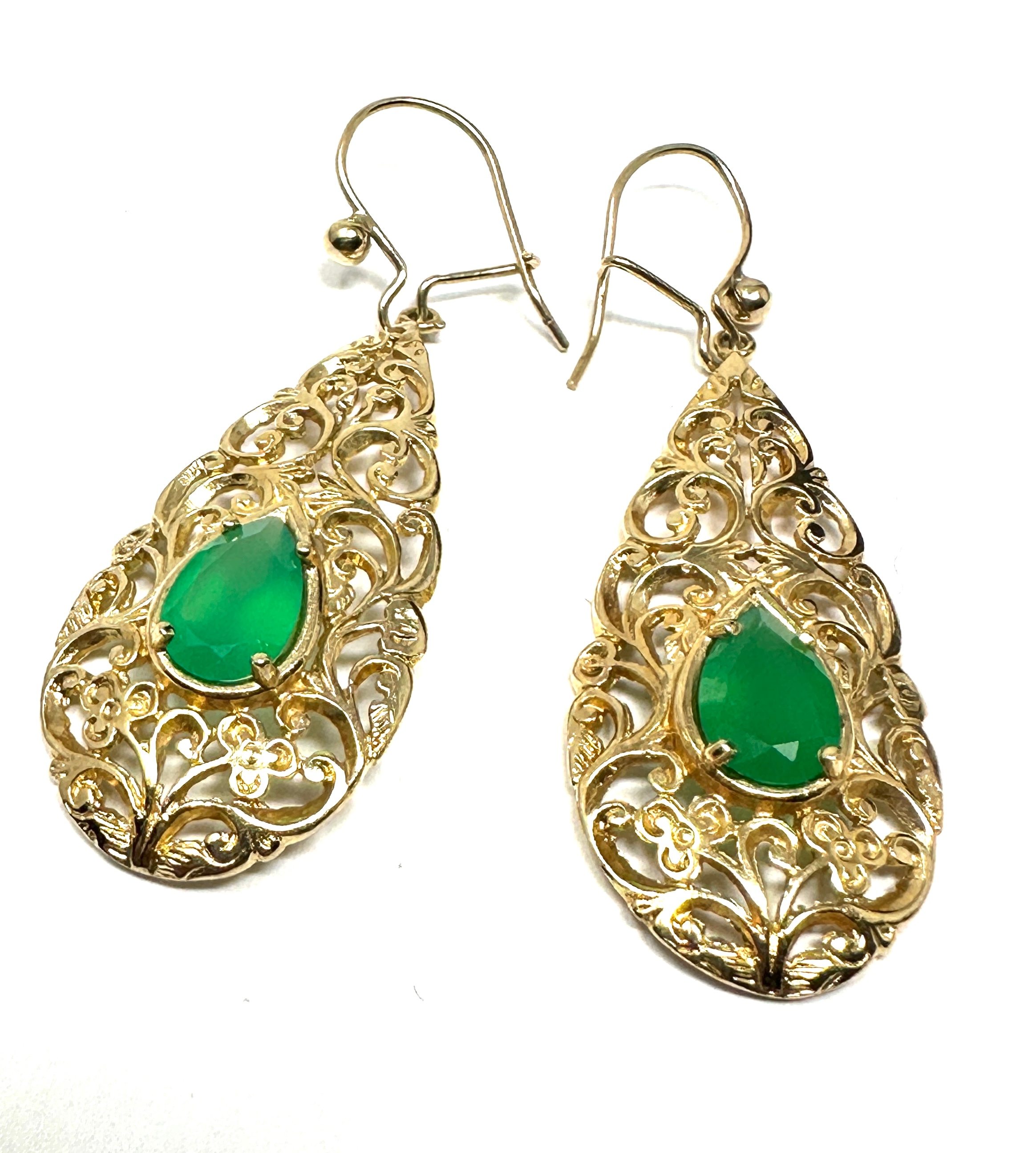 9ct gold chrysoprase earrings weight 5.3 gram measure approx 3.6cm drop not including fixing
