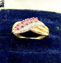 9ct gold ruby & diamond twist eternity ring (2.4g)