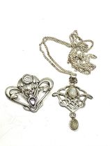 A silver Art Nouveau style necklace and brooch, set with amethyst and moonstone (21g)