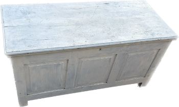 Painted oak blanket box measures approximately 14 inches tall 50 inches wide 22 inches depth