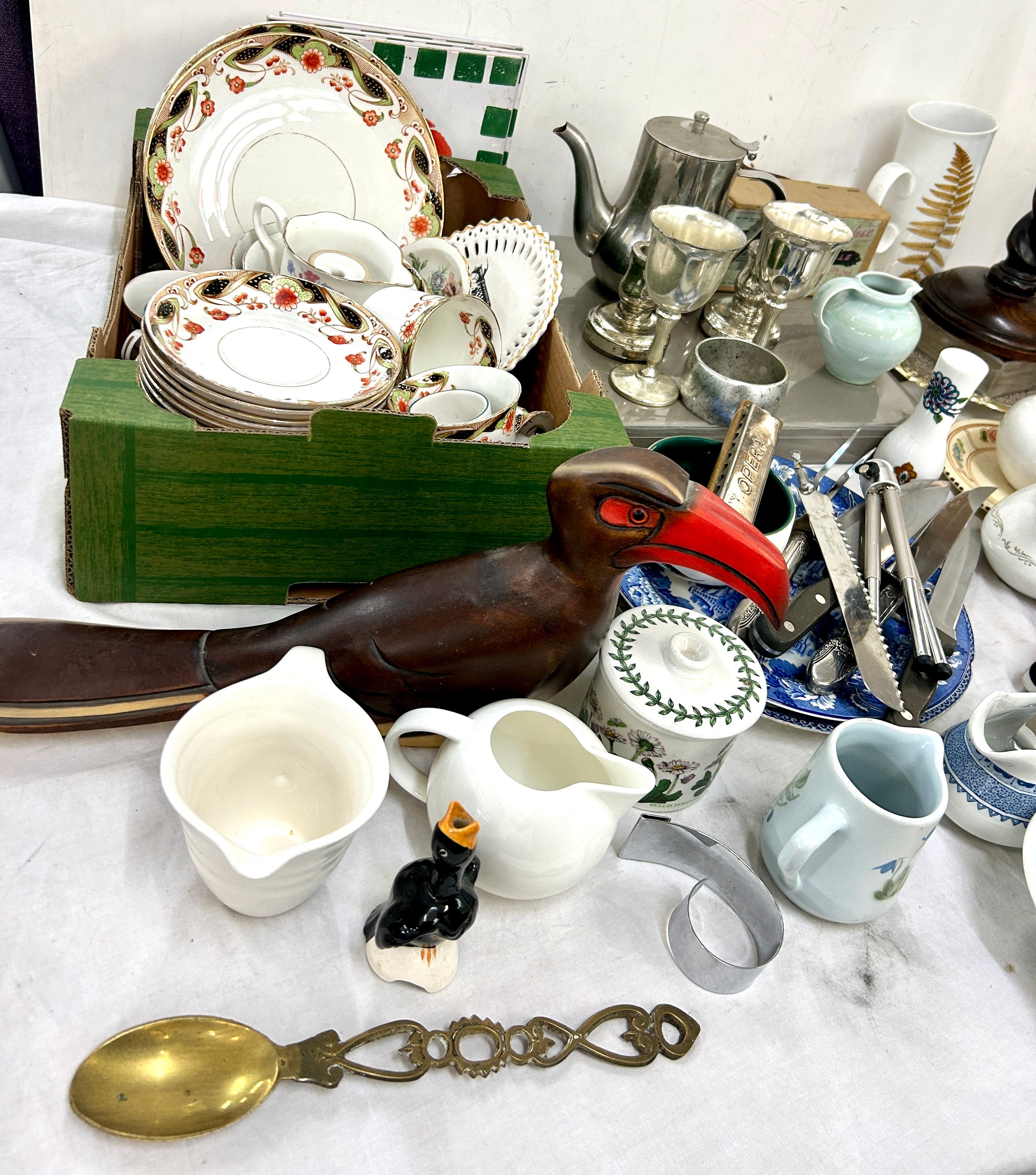 Selection of miscellaneous items to include pottery kitchenalia, metalware etc as well as a large - Bild 2 aus 5