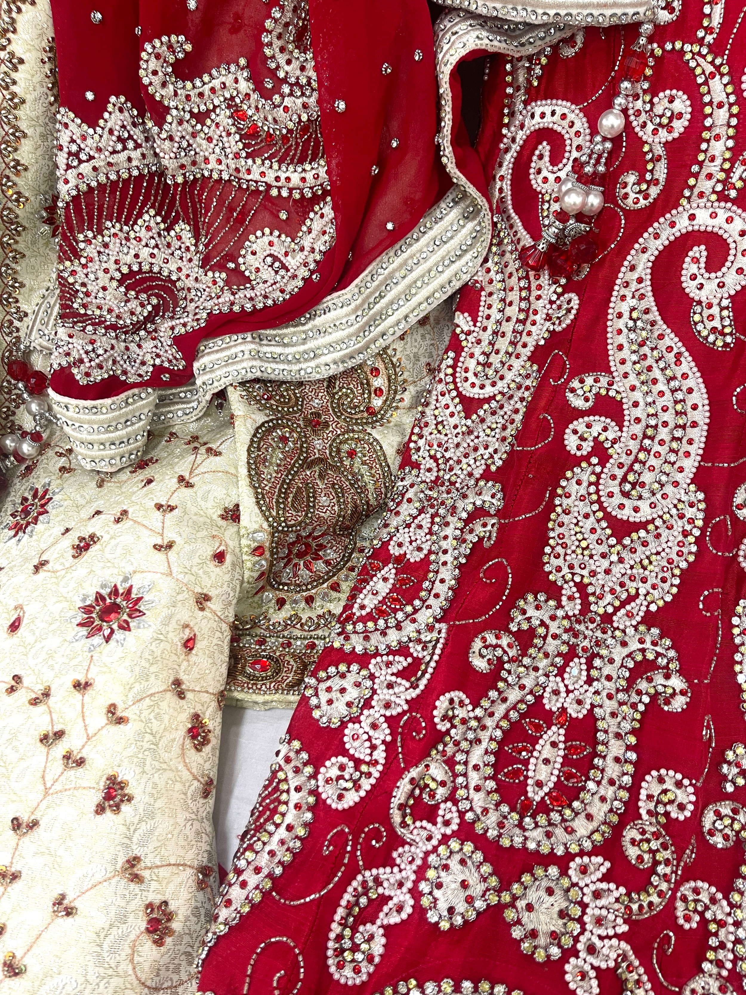 Genuine Indian ladies wedding trousers, dress and head scarf, fully lined with hand stitched pearls, - Bild 5 aus 11