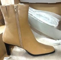 5 pairs of cream camel heeled ladies boots includes sizes 6e, 6ee