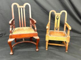 2 shop display miniature carver chairs / apprentice pieces, approximate height of tallest 12 inches