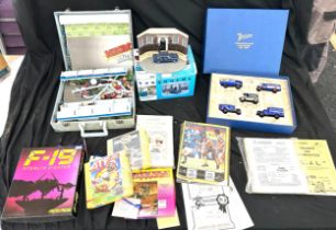 Selection of miscellaneous includes toys, foot ball programs, atari st games etc