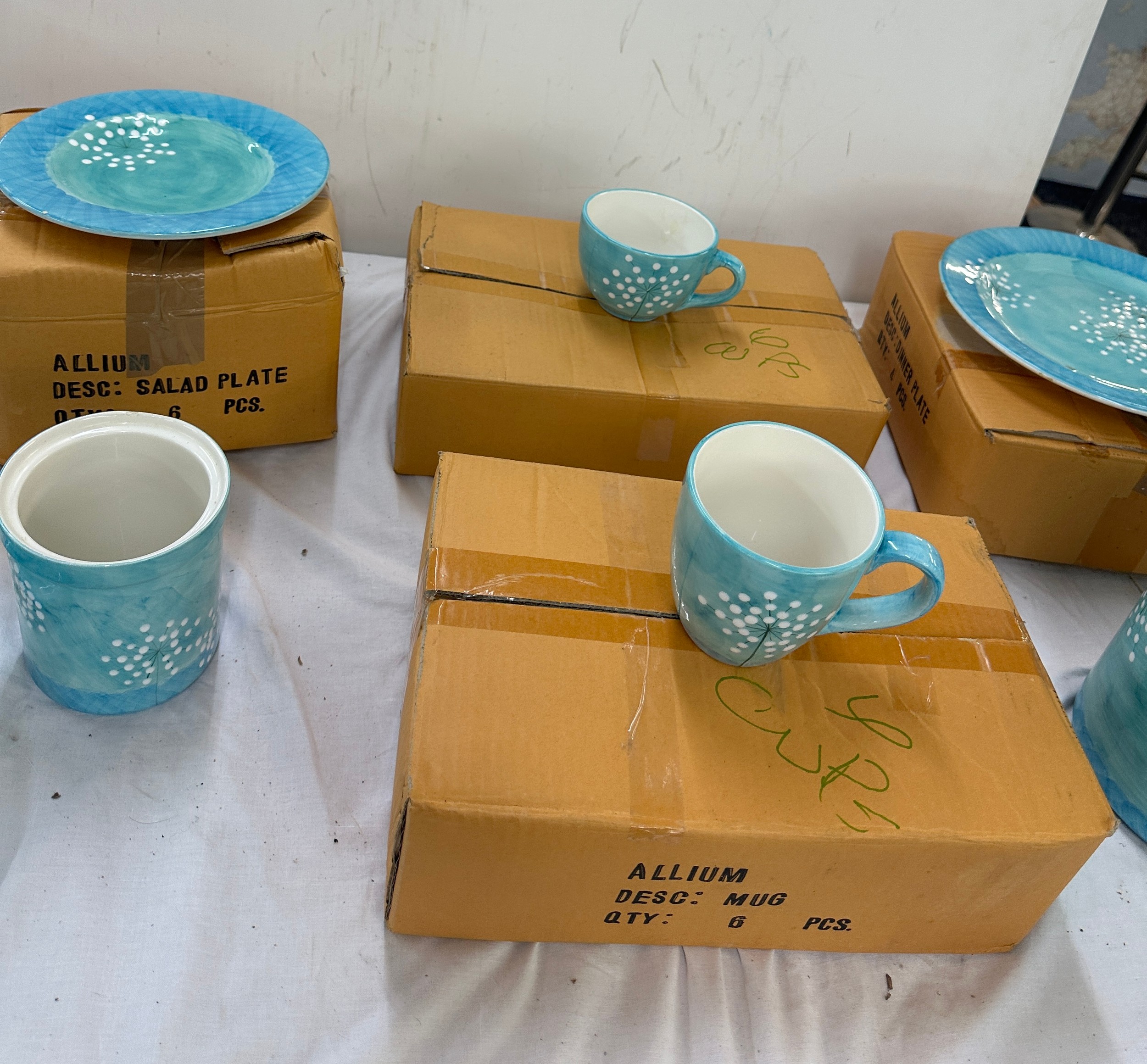 Large selection of part pottery dinner service, includes plates, jars, mugs etc - Image 4 of 5