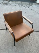 Retro 1960s office chair measures approximately 27 inches tall