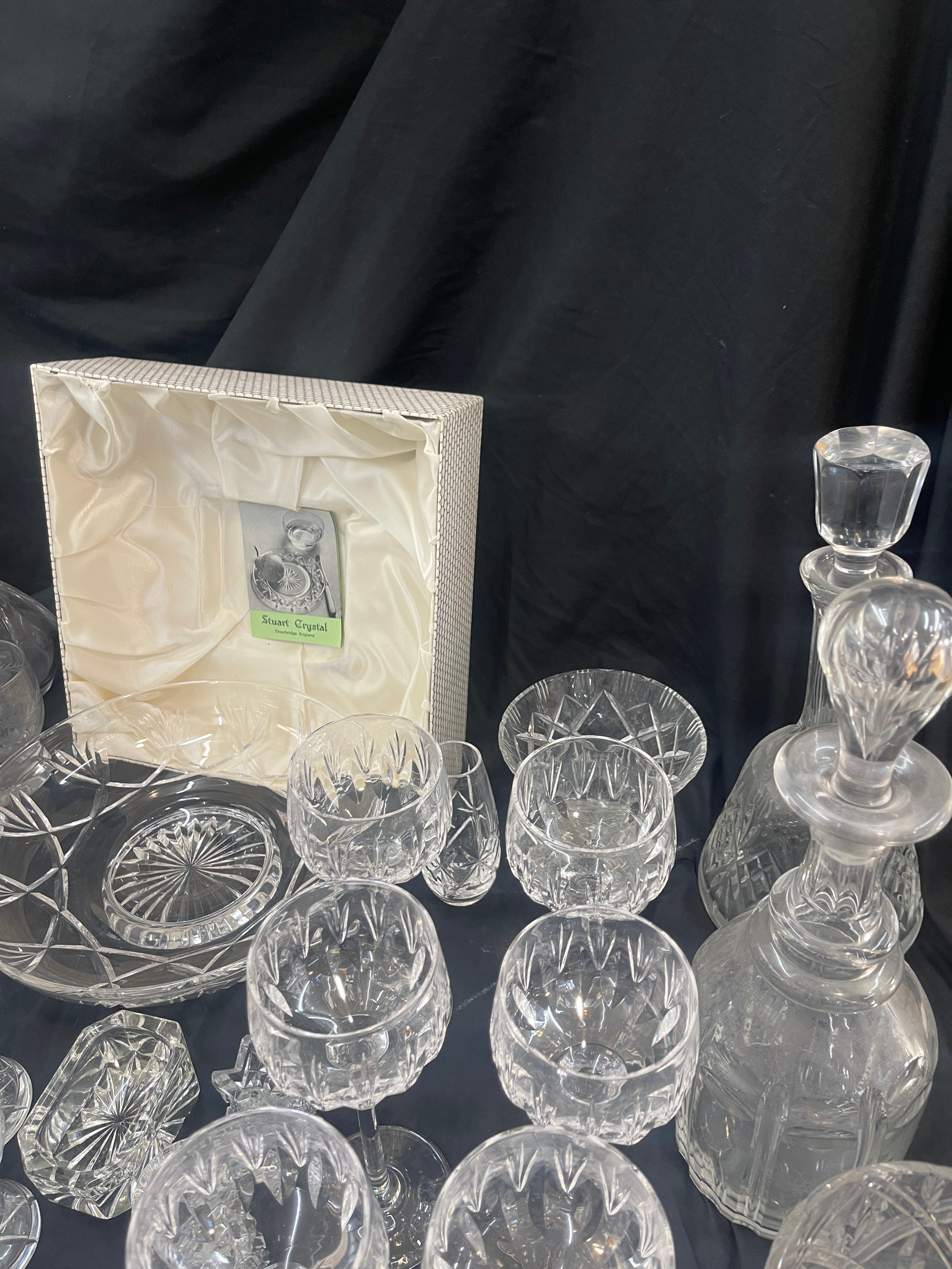 Large selection of vintage and later glassware includes deco styles decanter and glasses, boxed - Image 3 of 8