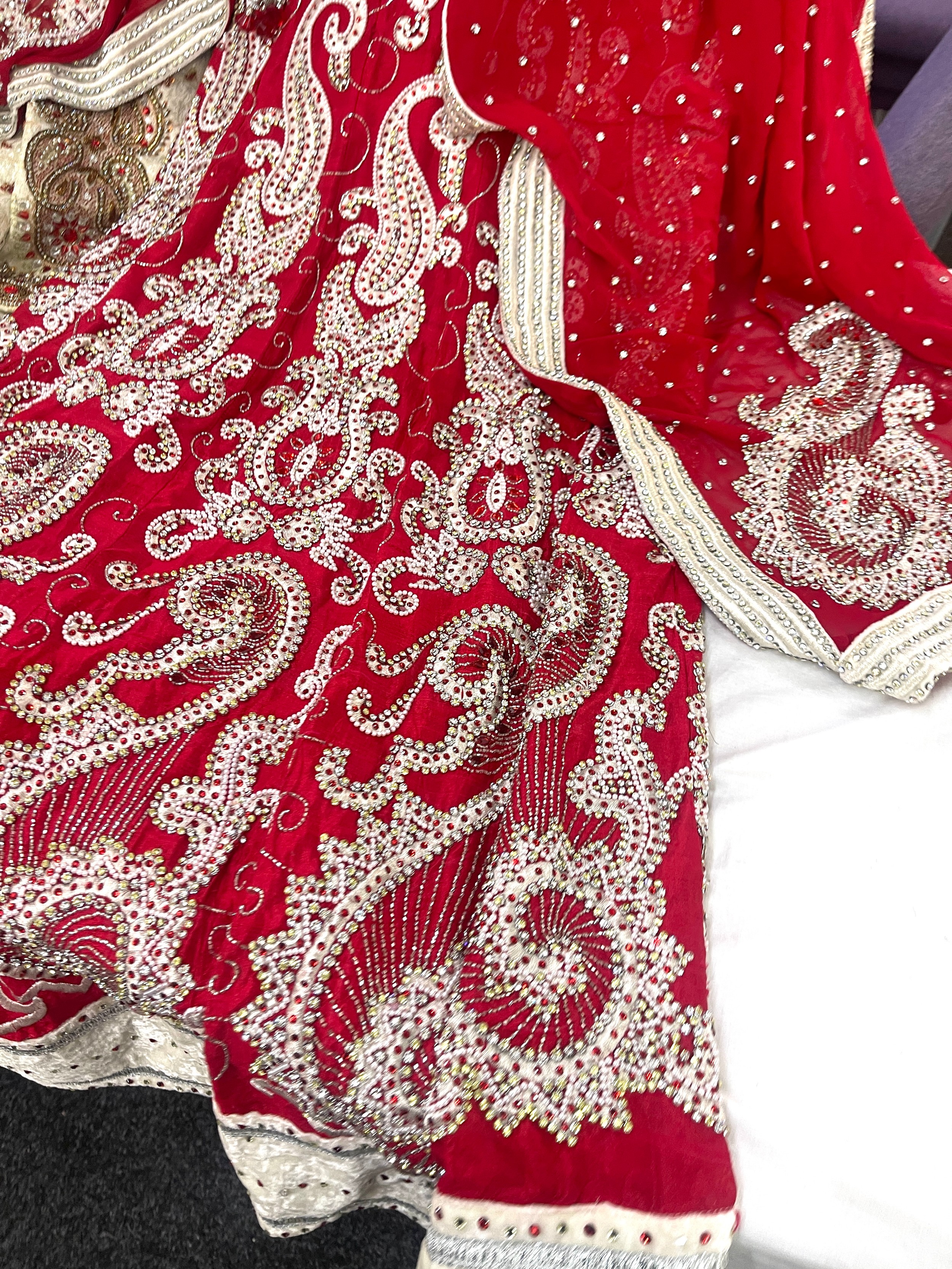 Genuine Indian ladies wedding trousers, dress and head scarf, fully lined with hand stitched pearls, - Bild 2 aus 11