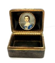 18th century Georgian snuff box inside lid with portrait miniature of a lady