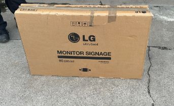 LG Monitor signage approx 80 cm serial no 502mabt81261