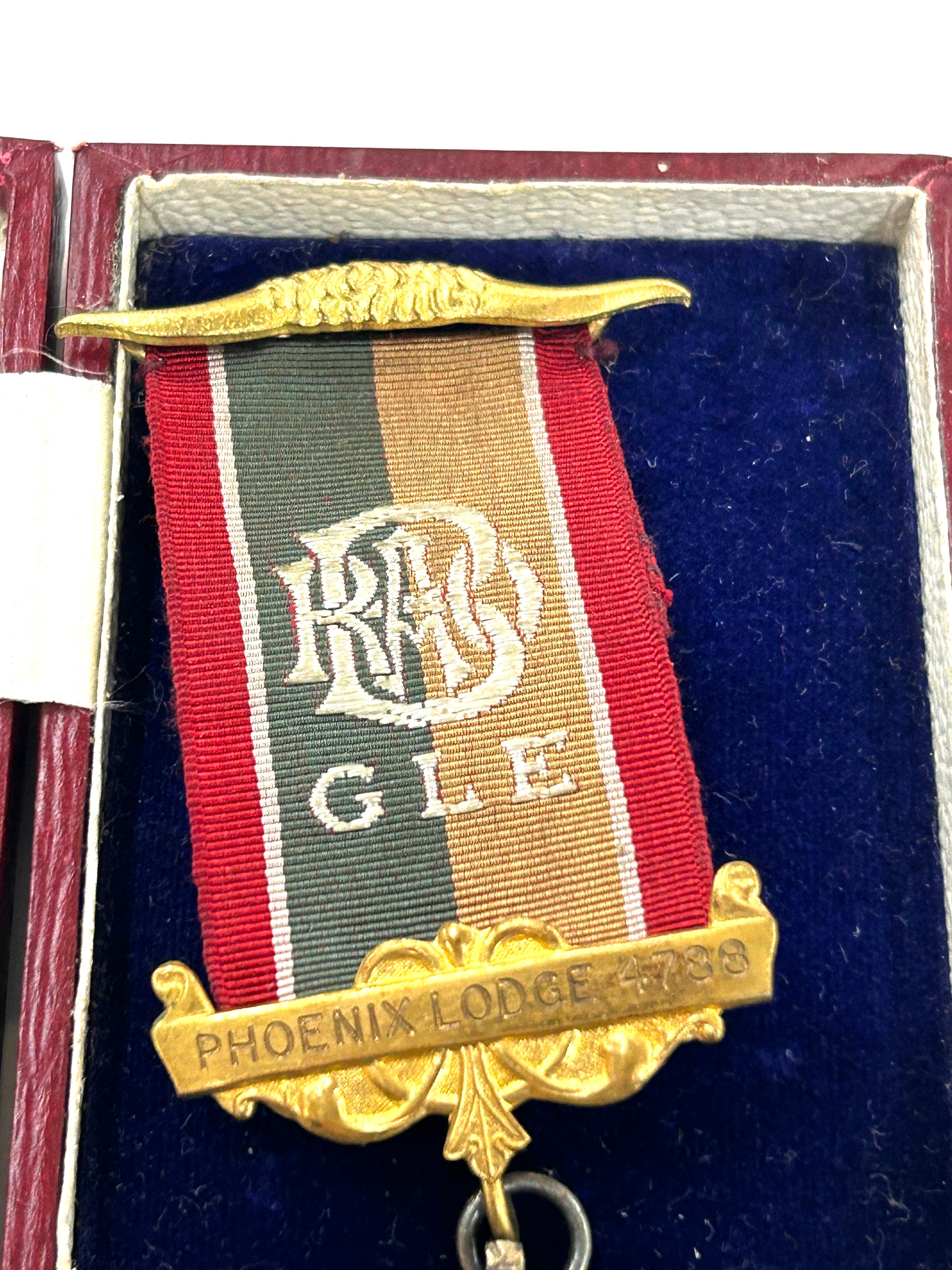 Boxed masonic silver service rendered medal june 29th 1928 presented to Bro E. Baisden by the - Image 3 of 5