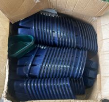 Large quantity of sink drainers