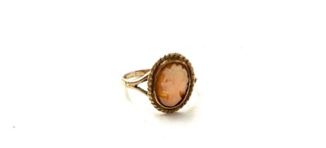 9ct gold ladies cameo dress ring, total weight 1.6 grams