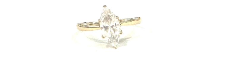 Ladies 14ct gold stone set dress ring, ring size Q weight 1.7g