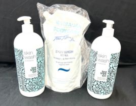 2 Brand new bottles of Australian Bodycare Skin wash professional 1000ml, Tea Tree Oil. 1000ml