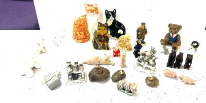 Selection of vintage porcelain and glass animal figures