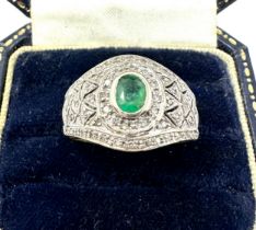 9ct white gold emerald & diamond ring weight 5g