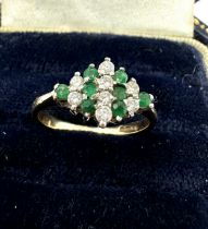 9ct gold Emerald & diamond ring weight 2.1g