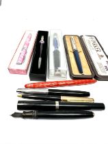 selection of vintage and later pens & fountain pend includes 14ct gold parker duofold no cap