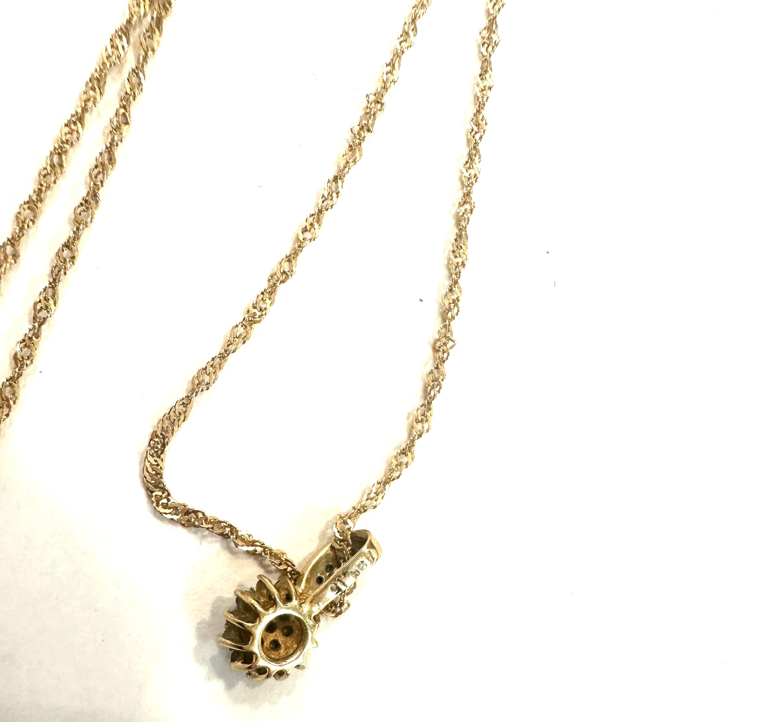 Ladies 9ct gold diamond pendant on a 9ct gold chain total weight 1.6 - Image 2 of 5