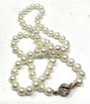 9ct gold cultured pearl necklace with a diamond clasp (20.7g)