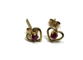 9ct gold ruby earrings weight 0.7g