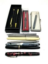 selection of vintage and later pens & fountain pend includes 14ct gold nib the unique pen & parker