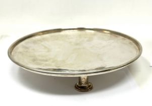 A George V sterling silver Arts & Crafts bowl by A. E. Jones, Birmingham, 1913. The bowl is of