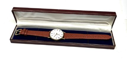 Vintage Gents Sekonda Wrist Watch 23 Jewels the watch winds and ticks