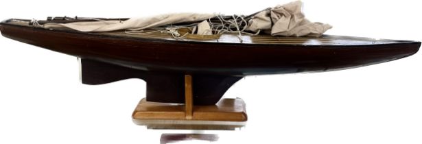 Vintage model pond yacht length 124cm