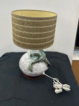 Ceramic lizard table lamp, untested