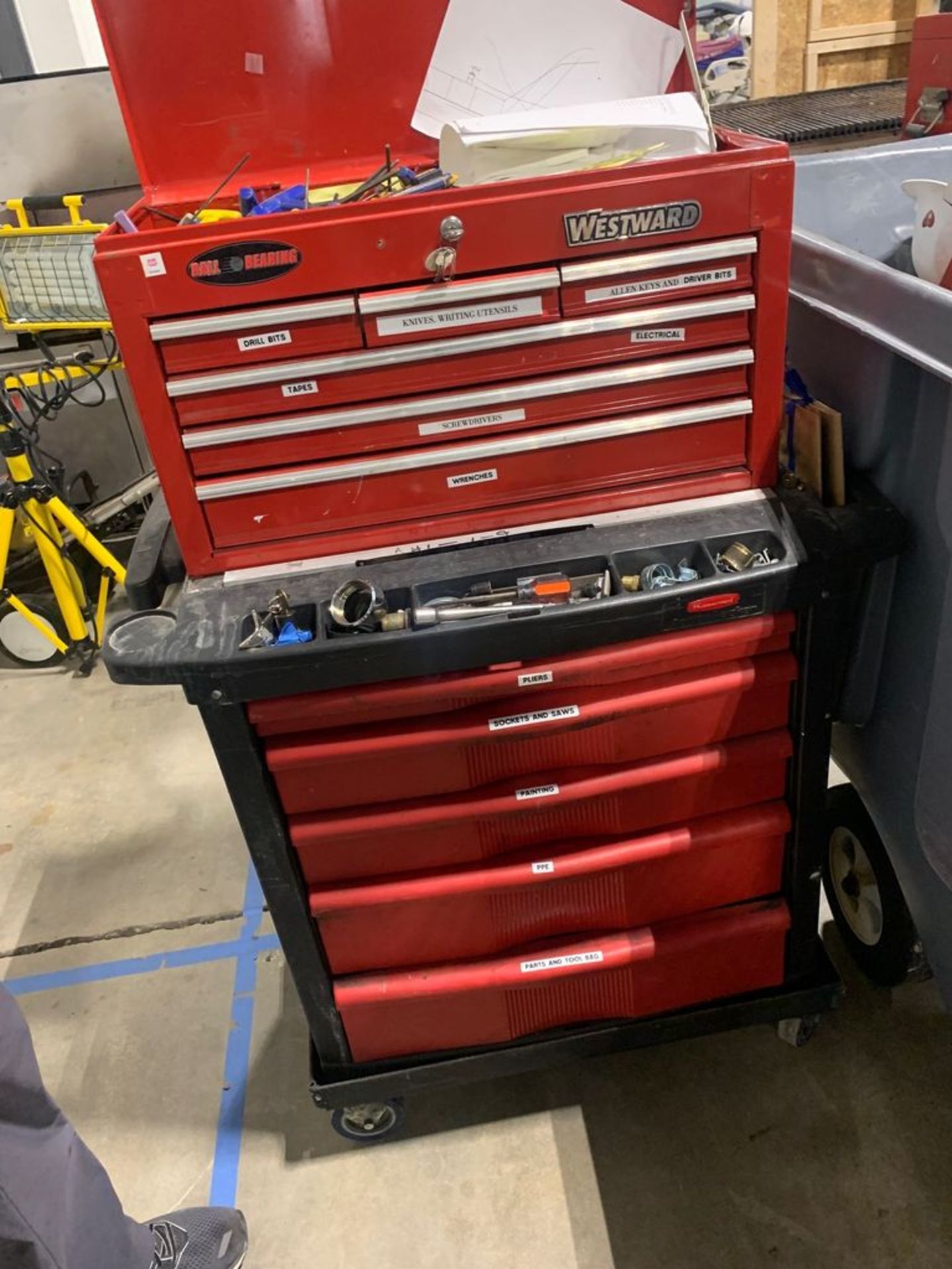 WESTWARD TOOL CHEST ON ROLLING CART, CONTENTS INCLUDED