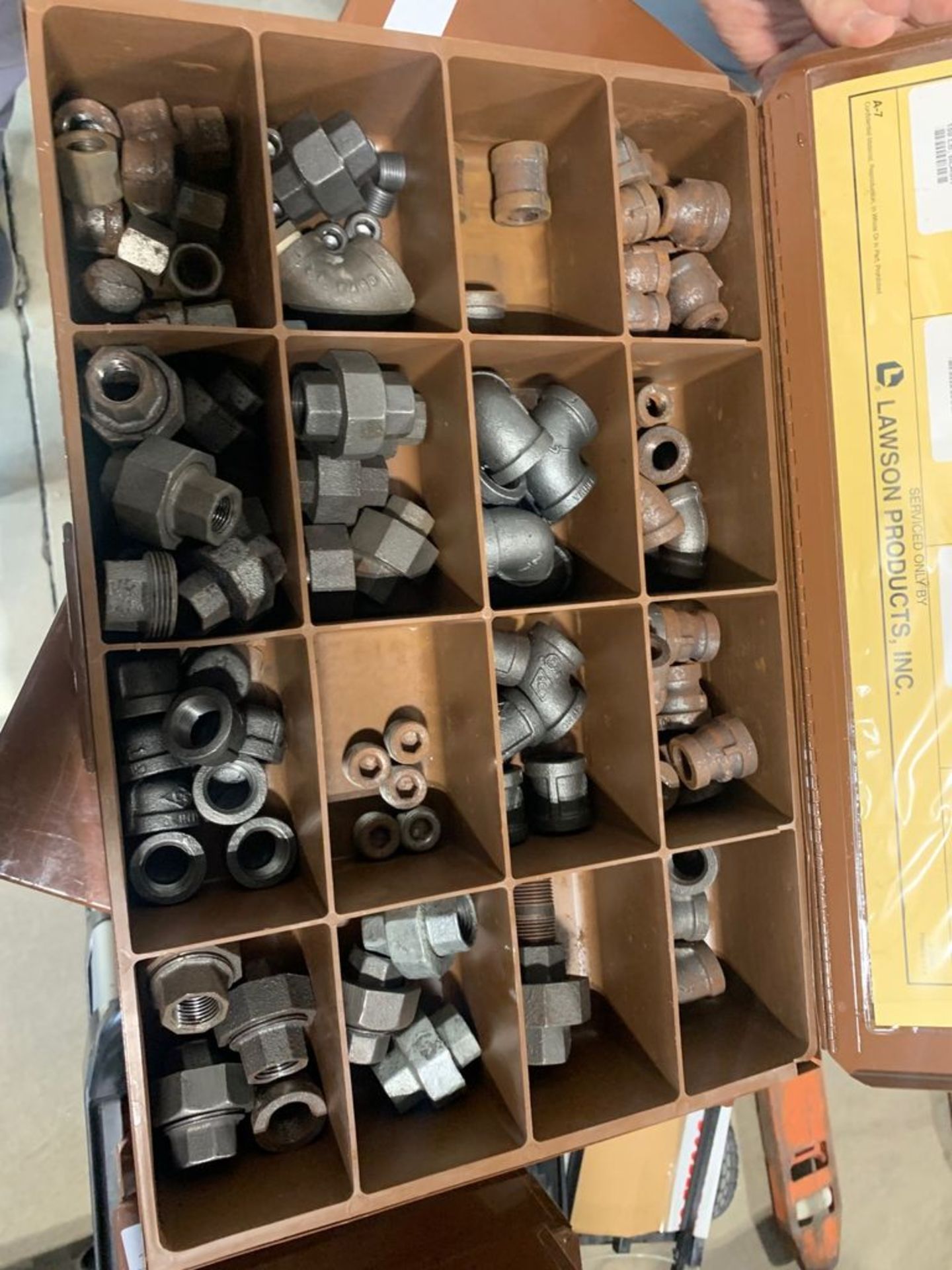 LAWSON PRODUCTS IRON PIPE FITTINGS / ENTIRE CONTENTS OF CASE INCLUDED LOT 23 - Image 3 of 4