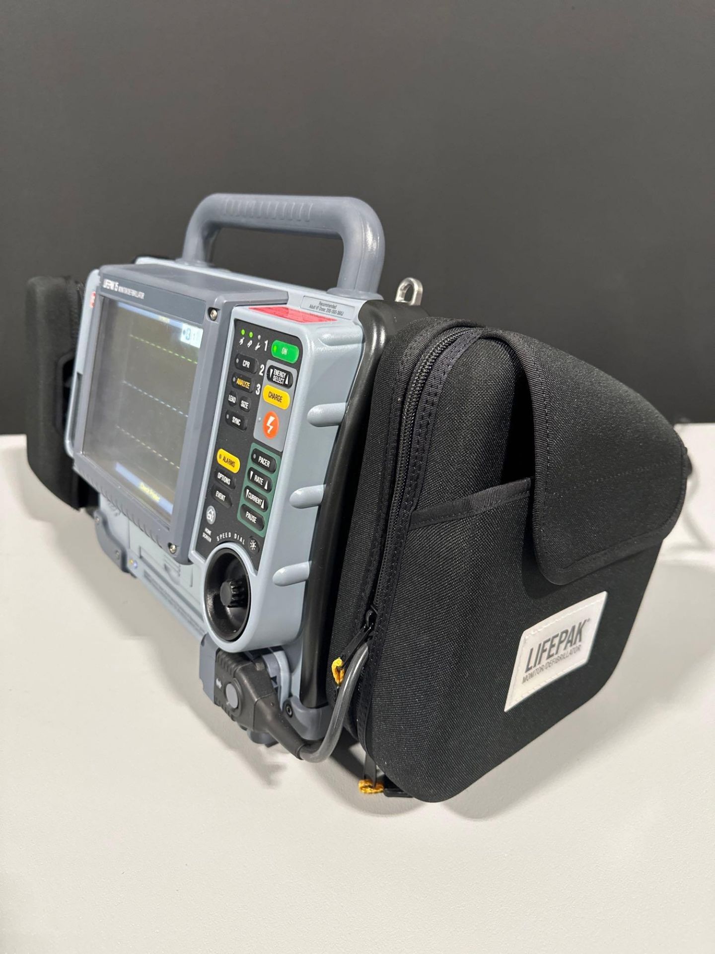 PHYSIO CONTROL LIFEPAK 15 DEFIB WITH PACING, 3 LEAD ECG, CO2, SPO2, CPR, ANALYZE, AC POWER ADAPTER, - Image 3 of 8