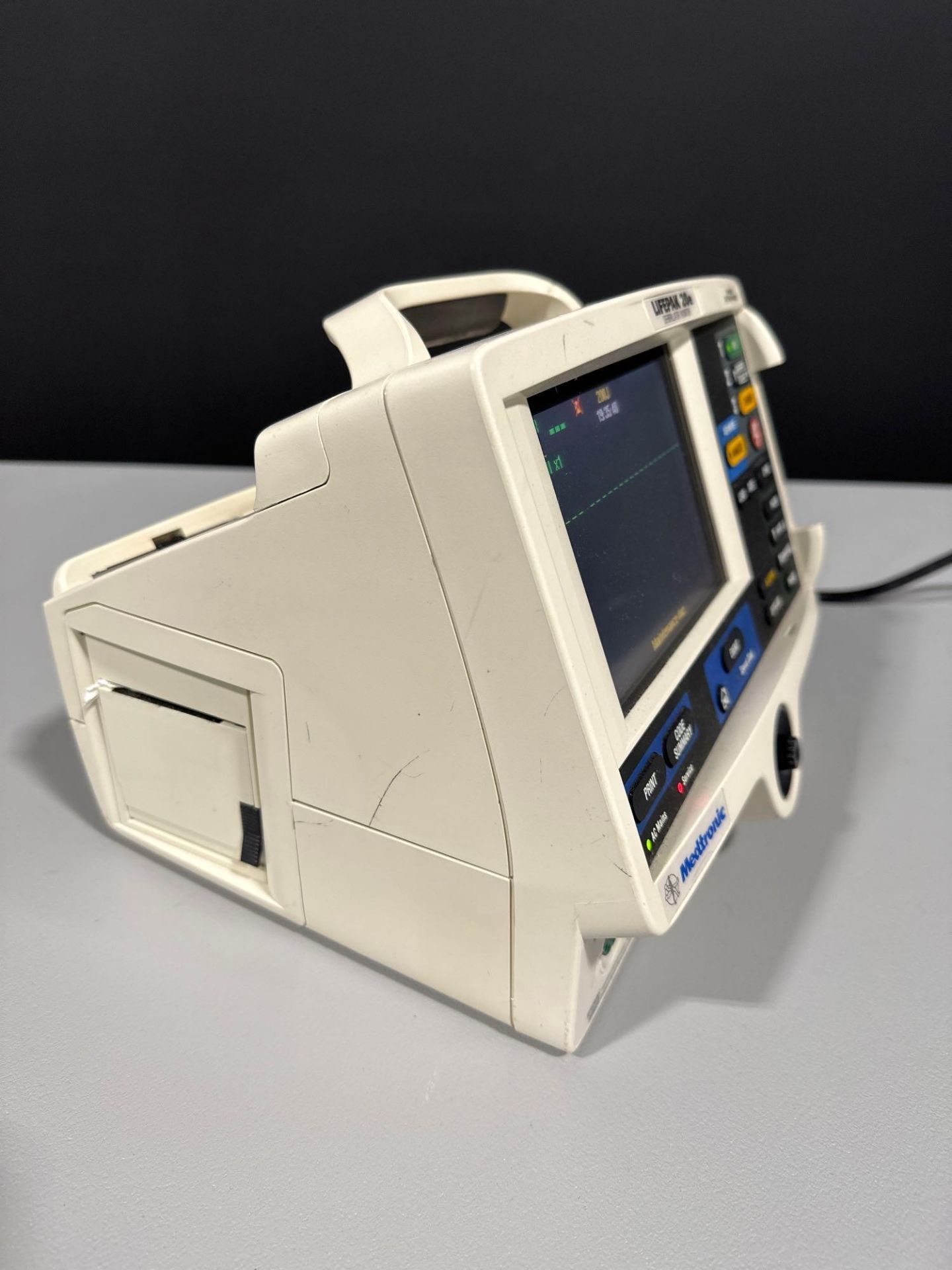 MEDTRONIC/PHYSIO CONTROL LIFEPAK 20E DEFIB WITH PACING, 3 LEAD ECG, ANALYZE (AED MODE) - Image 5 of 8