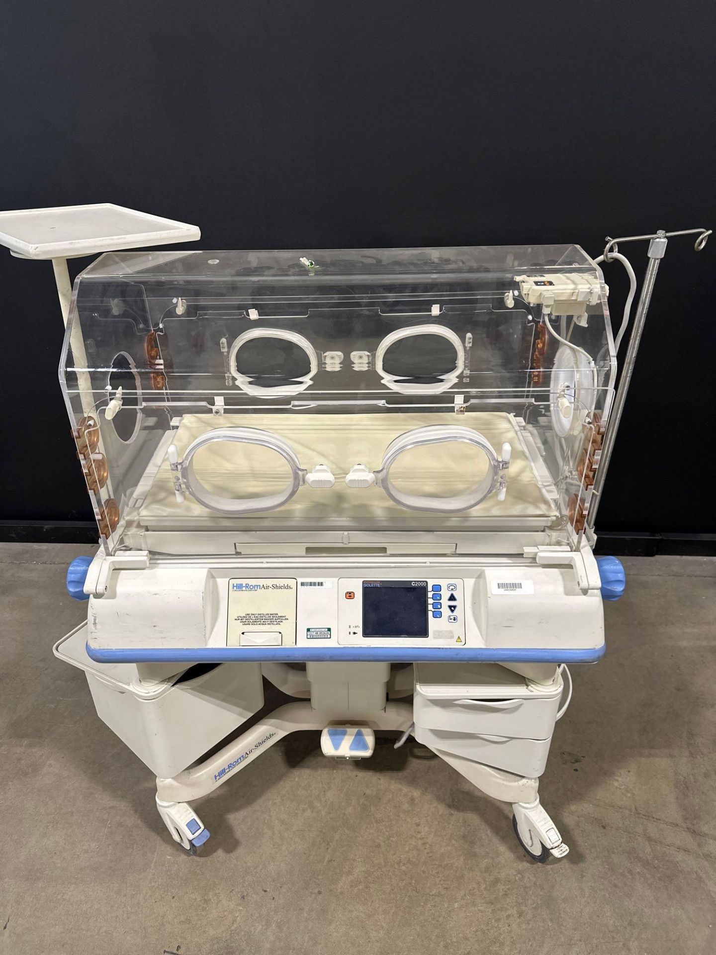 HILL-ROM/AIR-SHIELDS ISOLETTE C2000 INFANT INCUBATOR