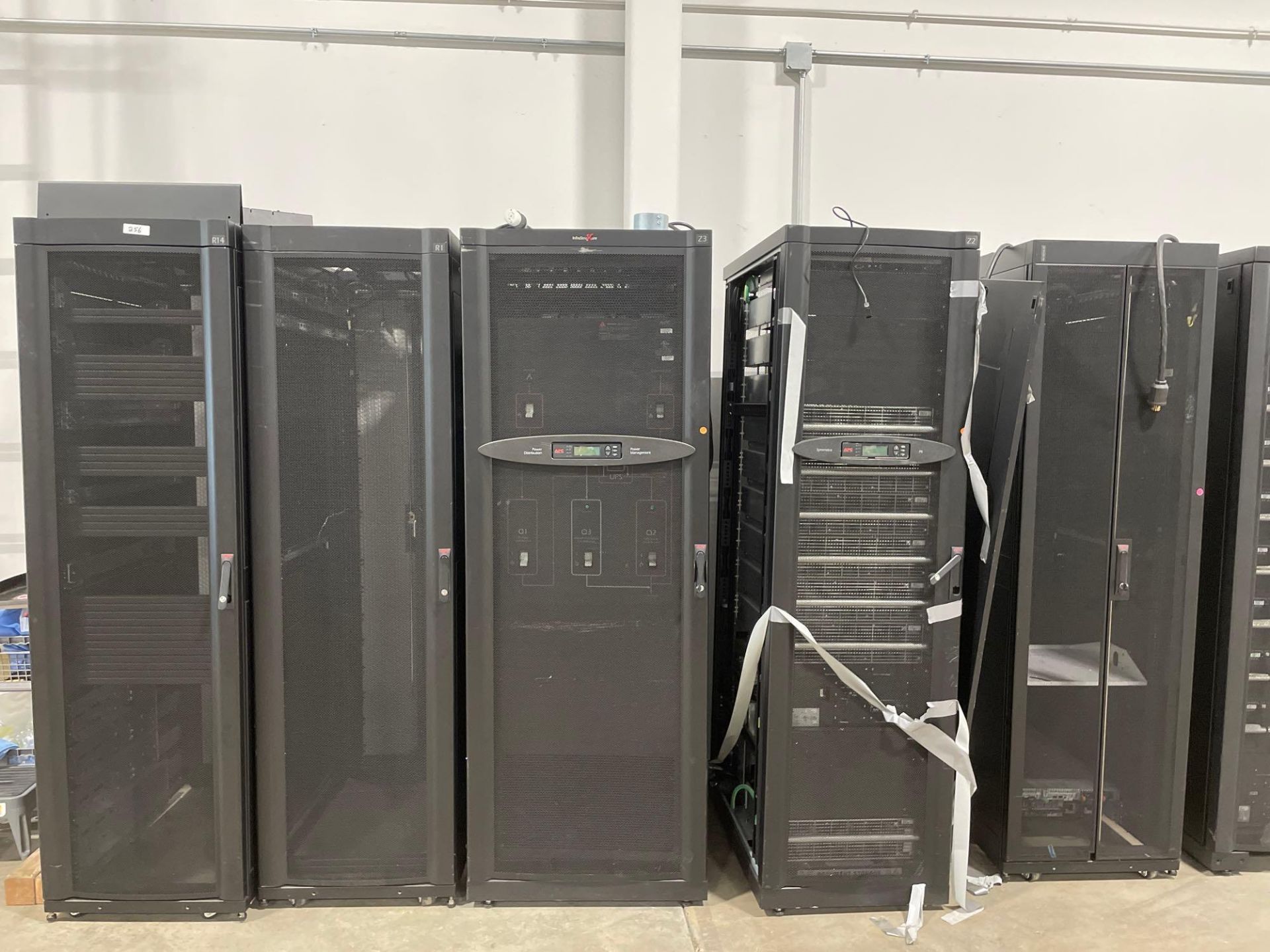 LOT OF SERVER TOWERS - Image 5 of 5