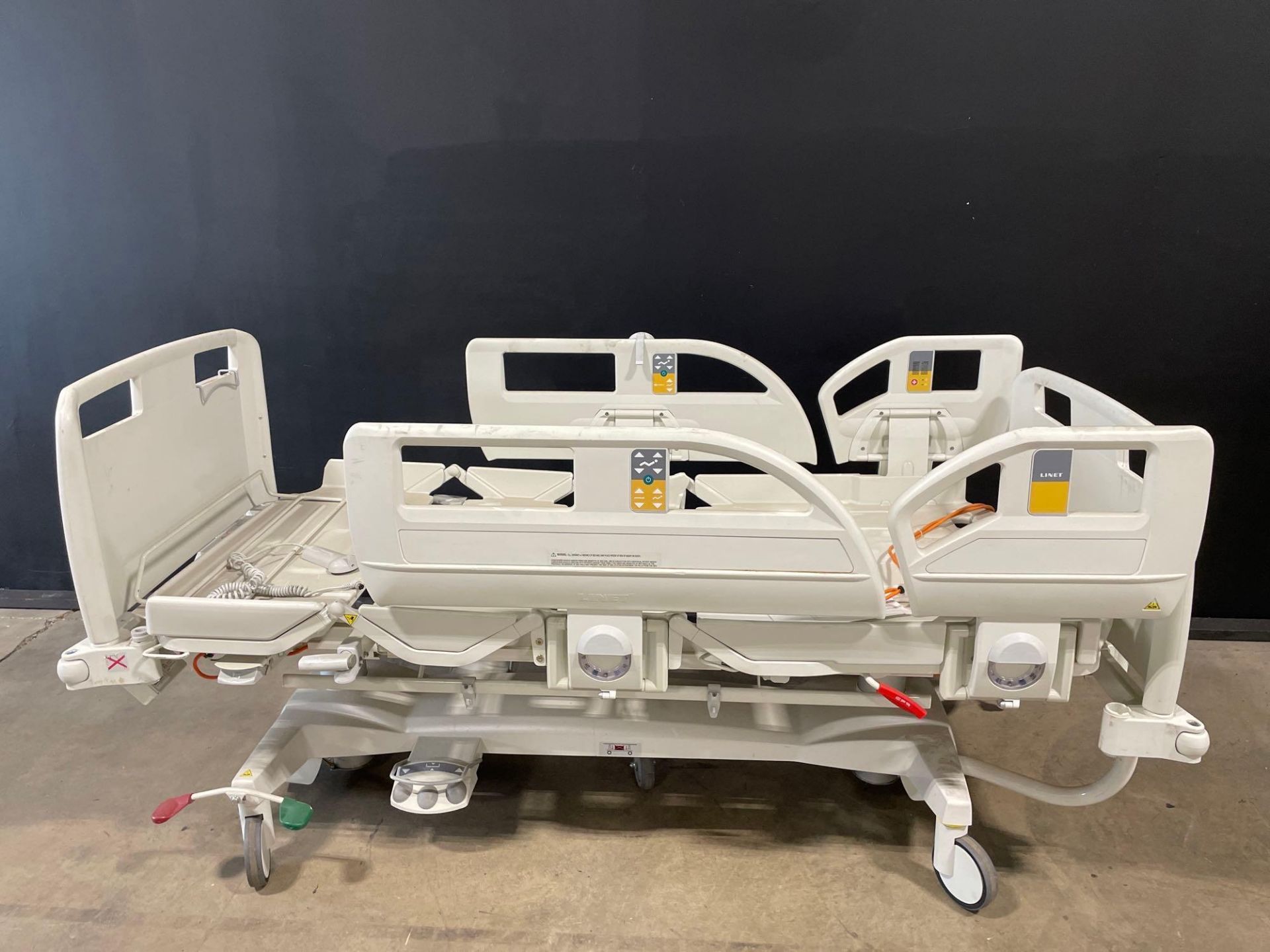 LINET WS07 HOSPITAL BED - Image 2 of 4