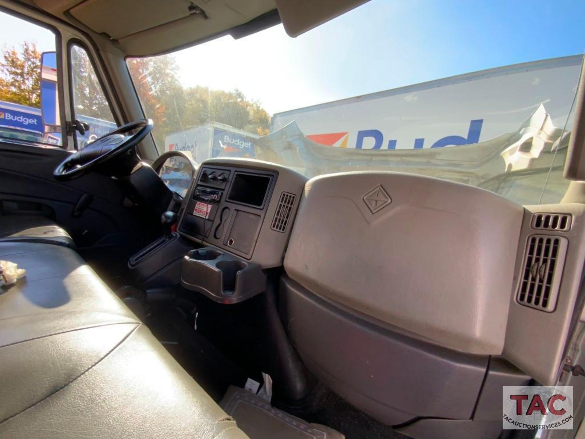 2015 International Durastar 4300 Box Truck - Image 23 of 62