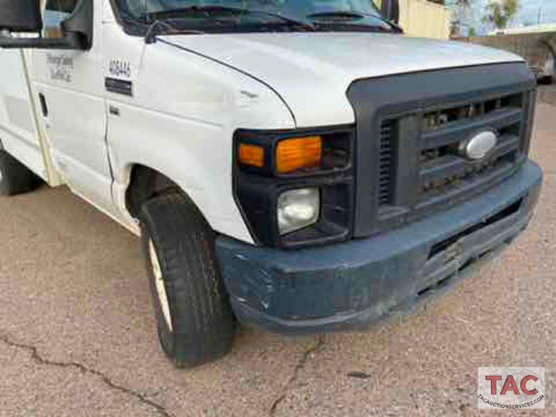 2014 Ford E-350 12ft Box Truck - Image 10 of 74